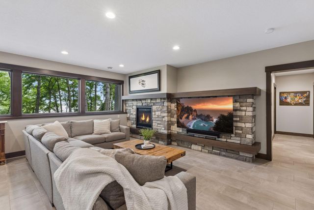 280 Cove Road, Hudson, WI 54016
