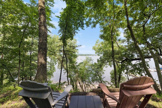 280 Cove Road, Hudson, WI 54016