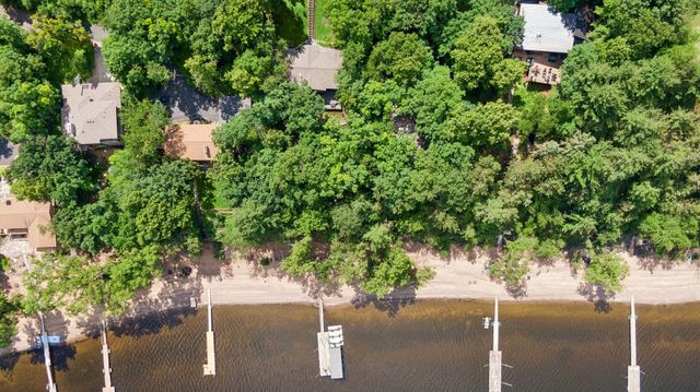 280 Cove Road, Hudson, WI 54016