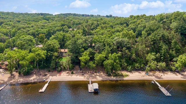 280 Cove Road, Hudson, WI 54016