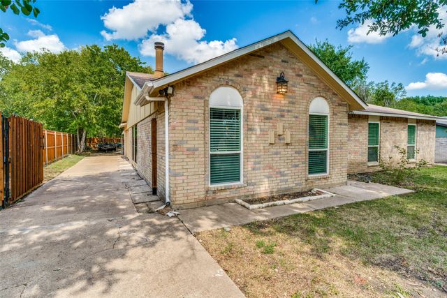 1249 High Meadow Lane, Lancaster, TX 75146