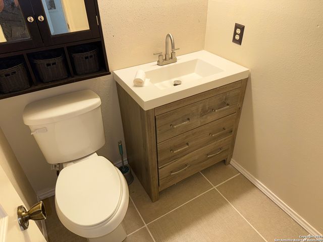 9323 Valley Hedge, San Antonio, TX 78250