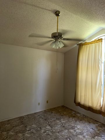 9323 Valley Hedge, San Antonio, TX 78250