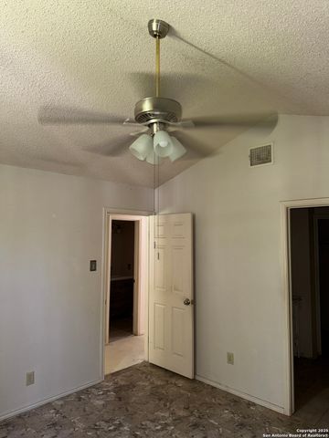 9323 Valley Hedge, San Antonio, TX 78250