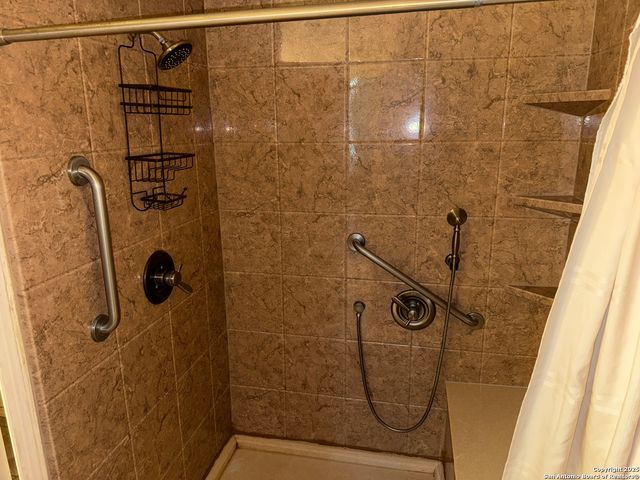 9323 Valley Hedge, San Antonio, TX 78250
