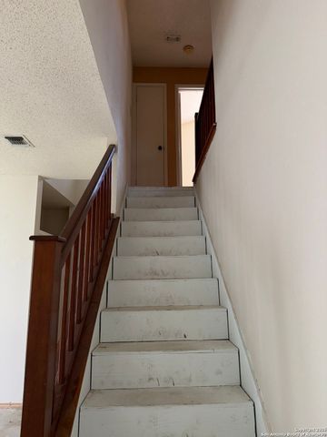 9323 Valley Hedge, San Antonio, TX 78250