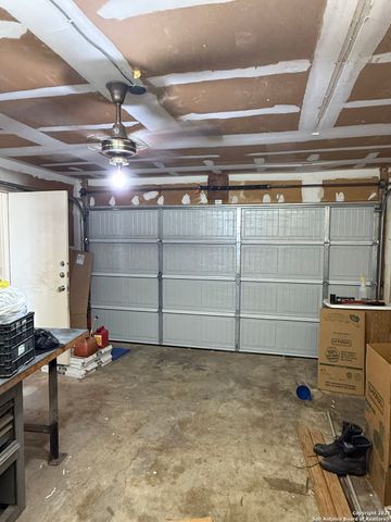9323 Valley Hedge, San Antonio, TX 78250