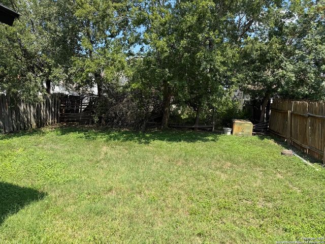 9323 Valley Hedge, San Antonio, TX 78250
