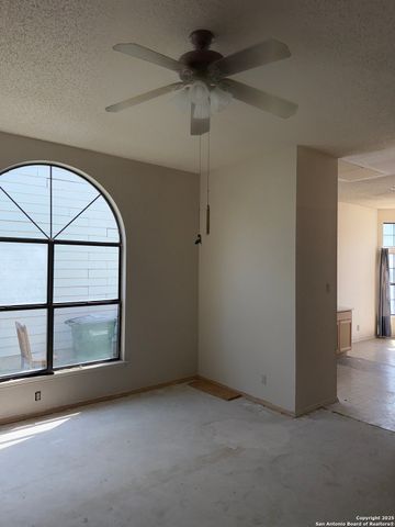 9323 Valley Hedge, San Antonio, TX 78250