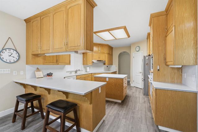 760 Hollow Way, Dinuba, CA 93618