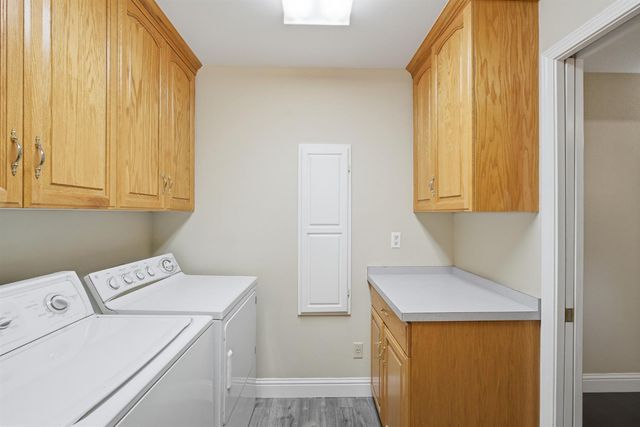 760 Hollow Way, Dinuba, CA 93618