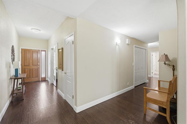 760 Hollow Way, Dinuba, CA 93618