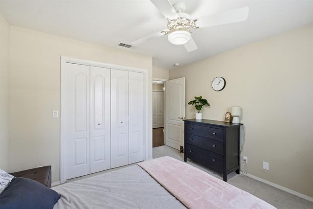760 Hollow Way, Dinuba, CA 93618