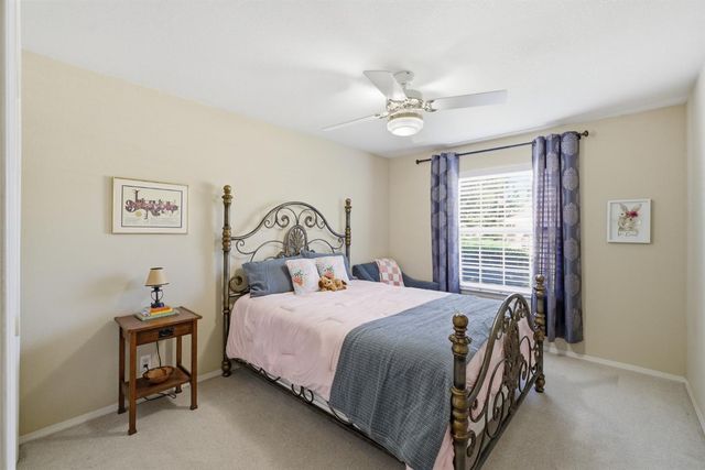 760 Hollow Way, Dinuba, CA 93618