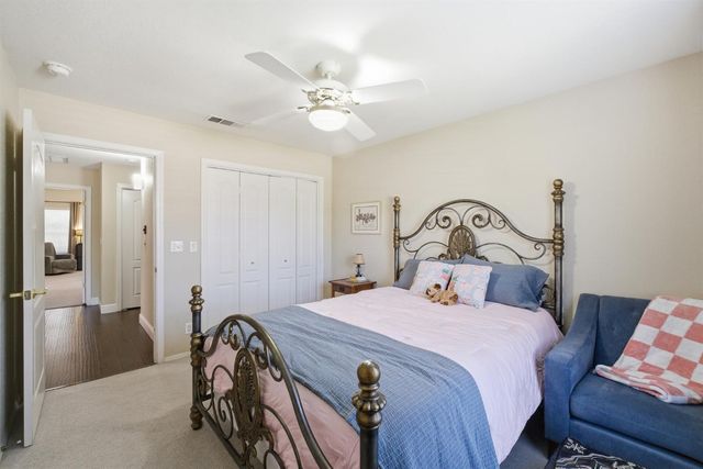 760 Hollow Way, Dinuba, CA 93618