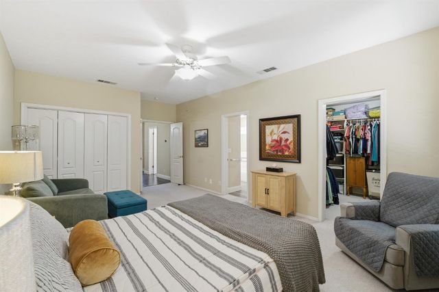 760 Hollow Way, Dinuba, CA 93618