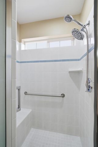 760 Hollow Way, Dinuba, CA 93618