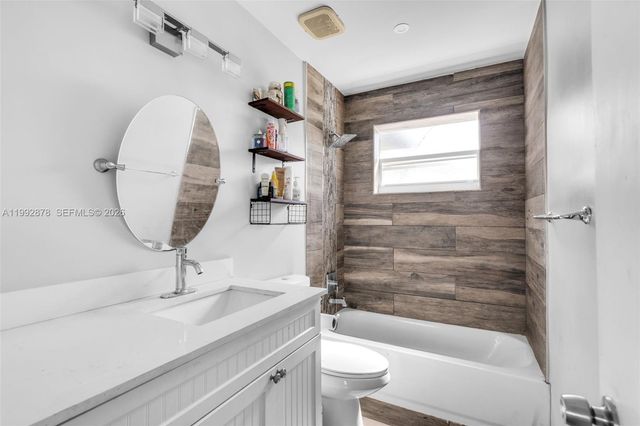 2221 Alcazar Dr, Miramar, FL 33023