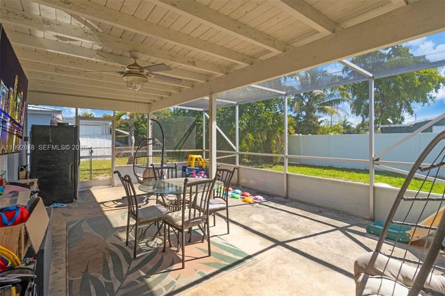 2221 Alcazar Dr, Miramar, FL 33023