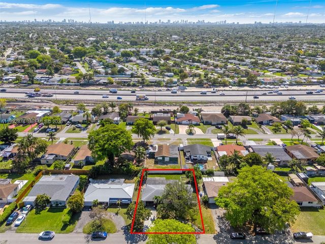2221 Alcazar Dr, Miramar, FL 33023