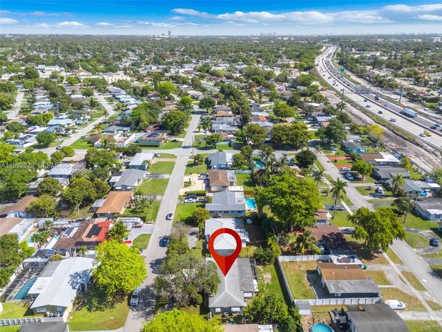 2221 Alcazar Dr, Miramar, FL 33023