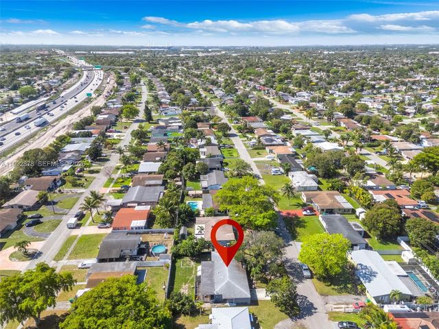 2221 Alcazar Dr, Miramar, FL 33023