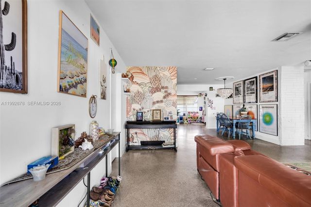 2221 Alcazar Dr, Miramar, FL 33023