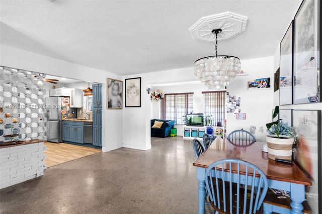 2221 Alcazar Dr, Miramar, FL 33023