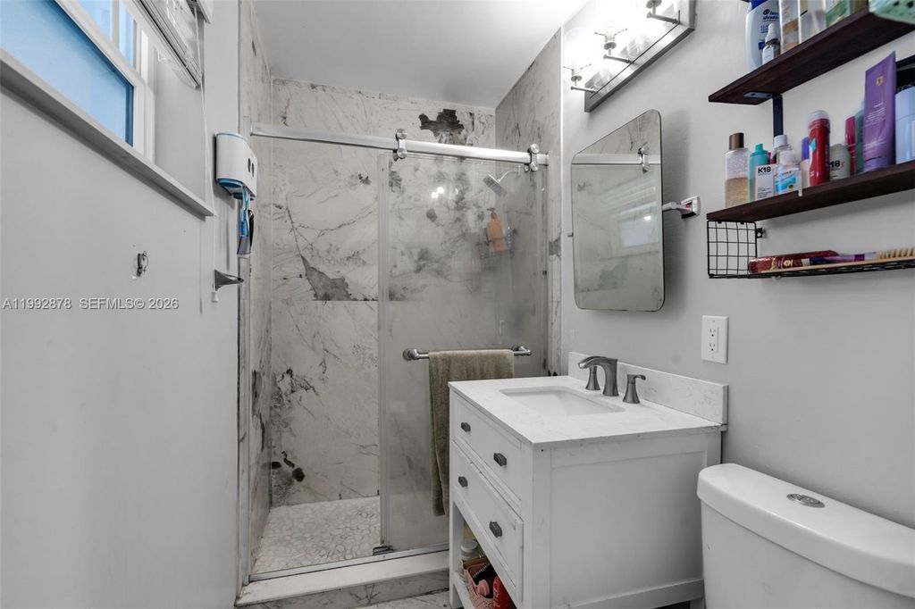 Image 15 of property listing at 2221 Alcazar Dr, Miramar, FL 33023