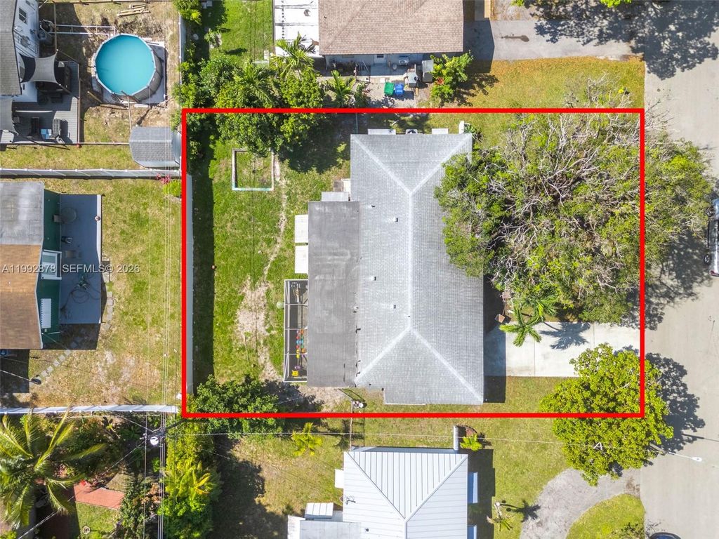 Image 29 of property listing at 2221 Alcazar Dr, Miramar, FL 33023