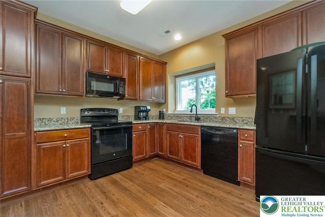 6303 Valor Drive, Bethlehem City, PA 18017