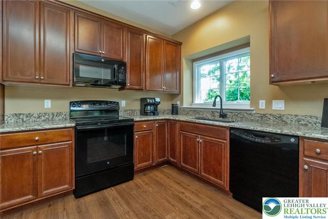 6303 Valor Drive, Bethlehem City, PA 18017