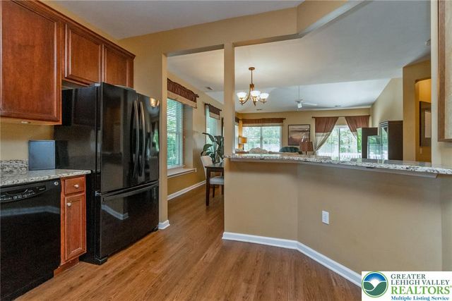 6303 Valor Drive, Bethlehem City, PA 18017