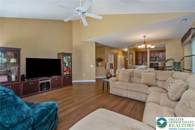6303 Valor Drive, Bethlehem City, PA 18017