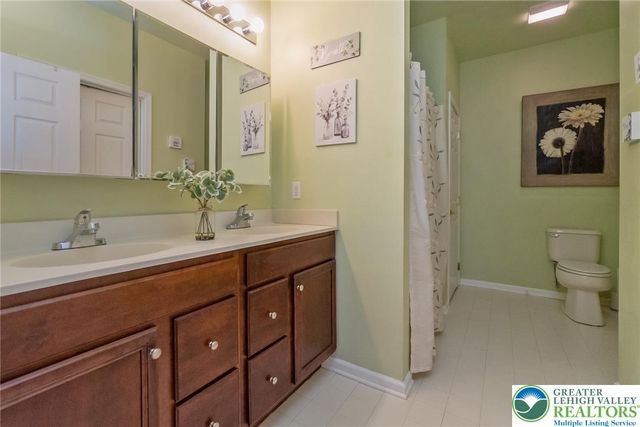 6303 Valor Drive, Bethlehem City, PA 18017