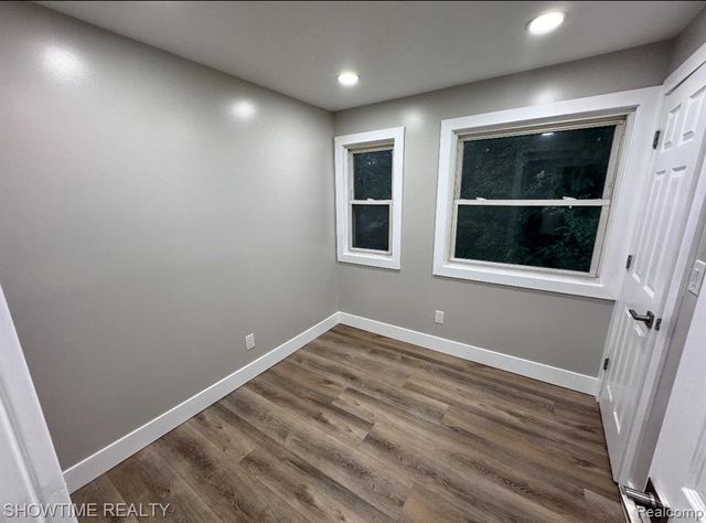 33111 Alberta, Westland, MI 48186