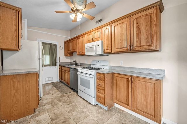 160 Boston Avenue, Elyria, OH 44035