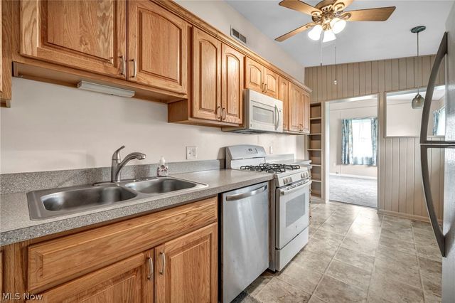 160 Boston Avenue, Elyria, OH 44035