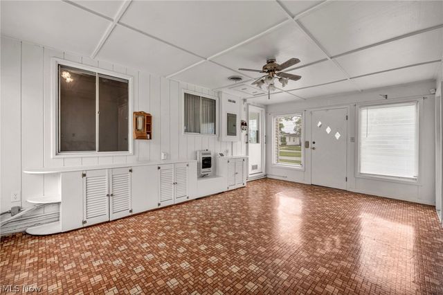 160 Boston Avenue, Elyria, OH 44035