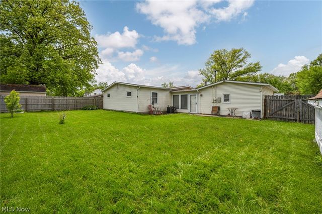 160 Boston Avenue, Elyria, OH 44035