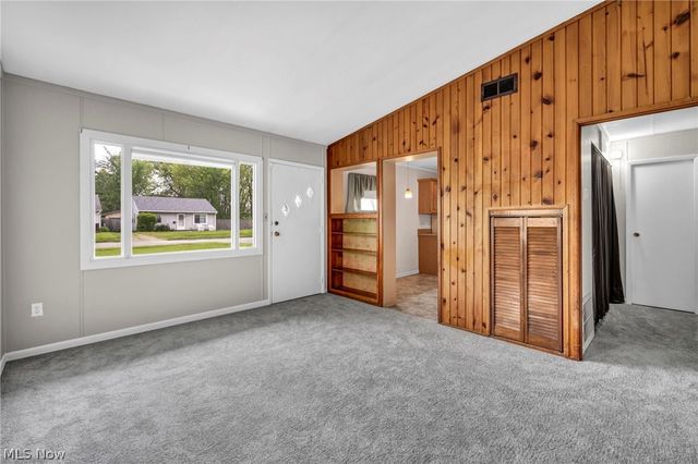 160 Boston Avenue, Elyria, OH 44035