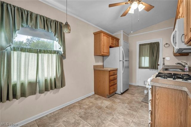 160 Boston Avenue, Elyria, OH 44035