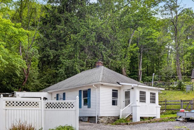 11 Richardsville Road, Carmel, NY 10512