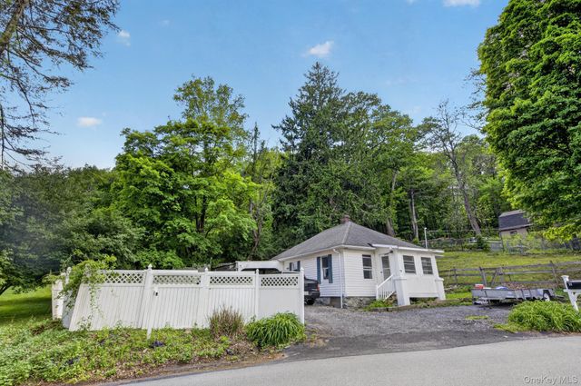 11 Richardsville Road, Carmel, NY 10512