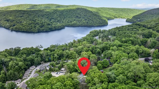 11 Richardsville Road, Carmel, NY 10512