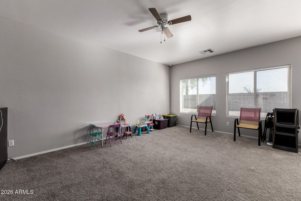 Image 10 of property listing at 30331 W VERDE Lane, Buckeye, AZ 85396