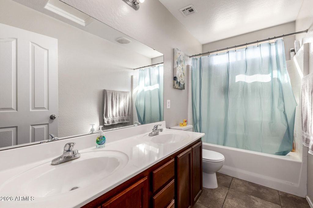 Image 22 of property listing at 30331 W VERDE Lane, Buckeye, AZ 85396