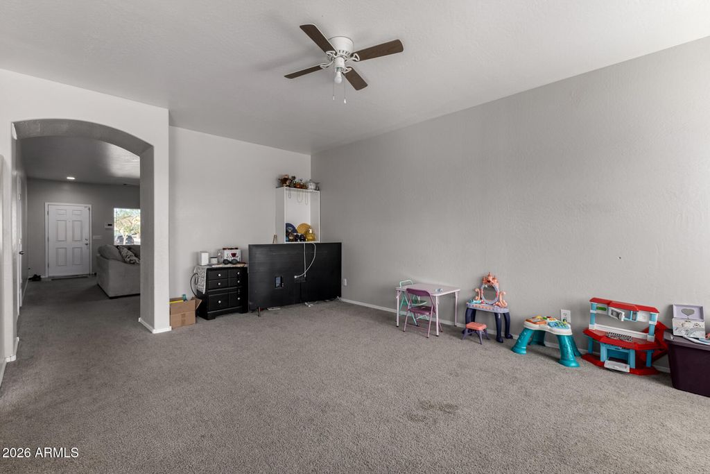 Image 9 of property listing at 30331 W VERDE Lane, Buckeye, AZ 85396