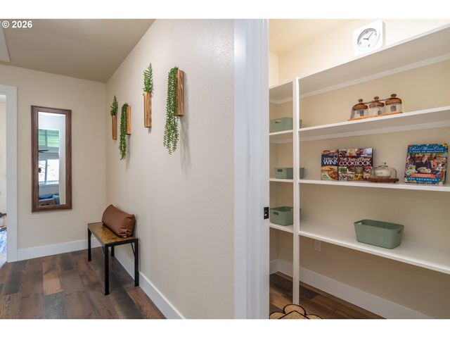 765 W RAINBOW St, Roseburg, OR 97471