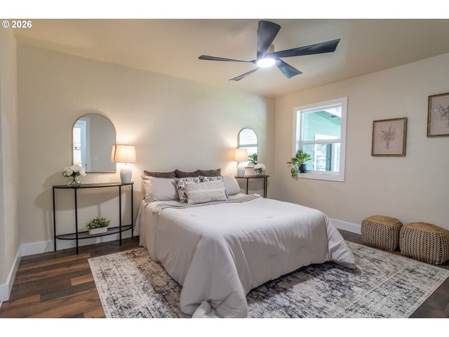 765 W RAINBOW St, Roseburg, OR 97471